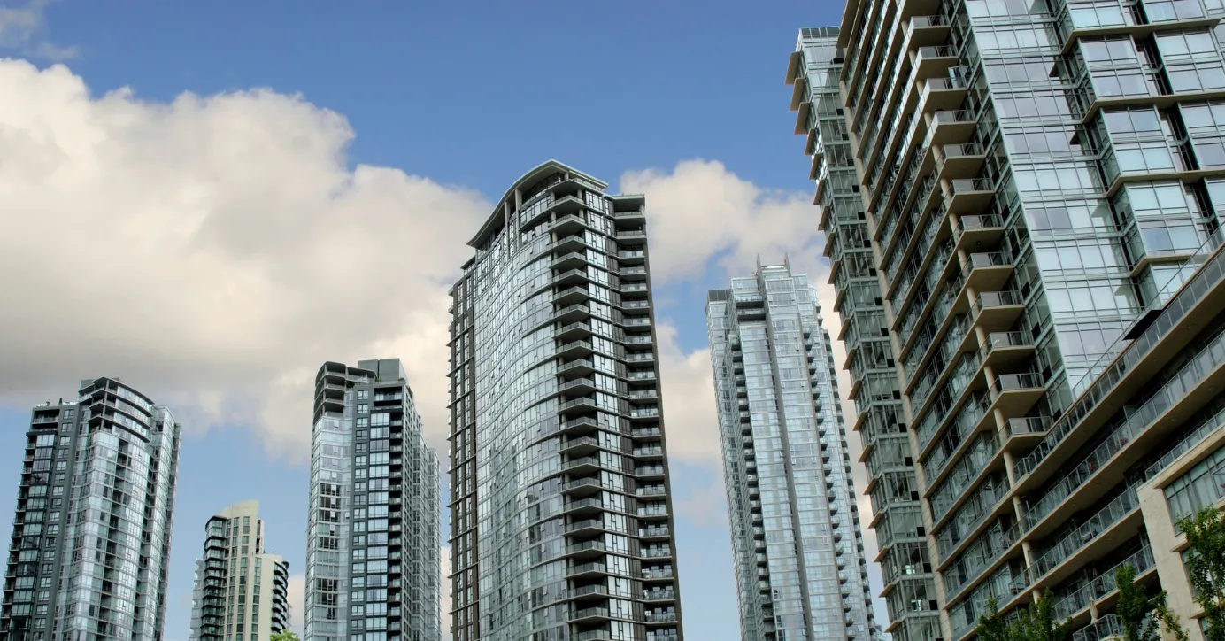 High Rise 11zon Apple Condo