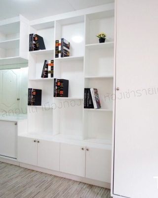 เฟอร์นิเจอร์ชั้นวางของใน Apple Condo
